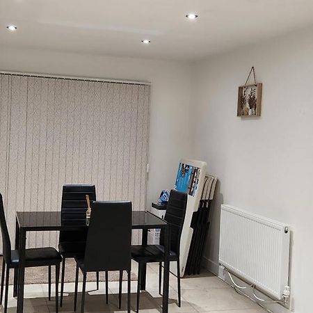 44 Beyers Close مانشستر المظهر الخارجي الصورة